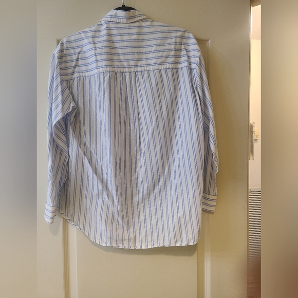 Great button down - Picture 3 of 3